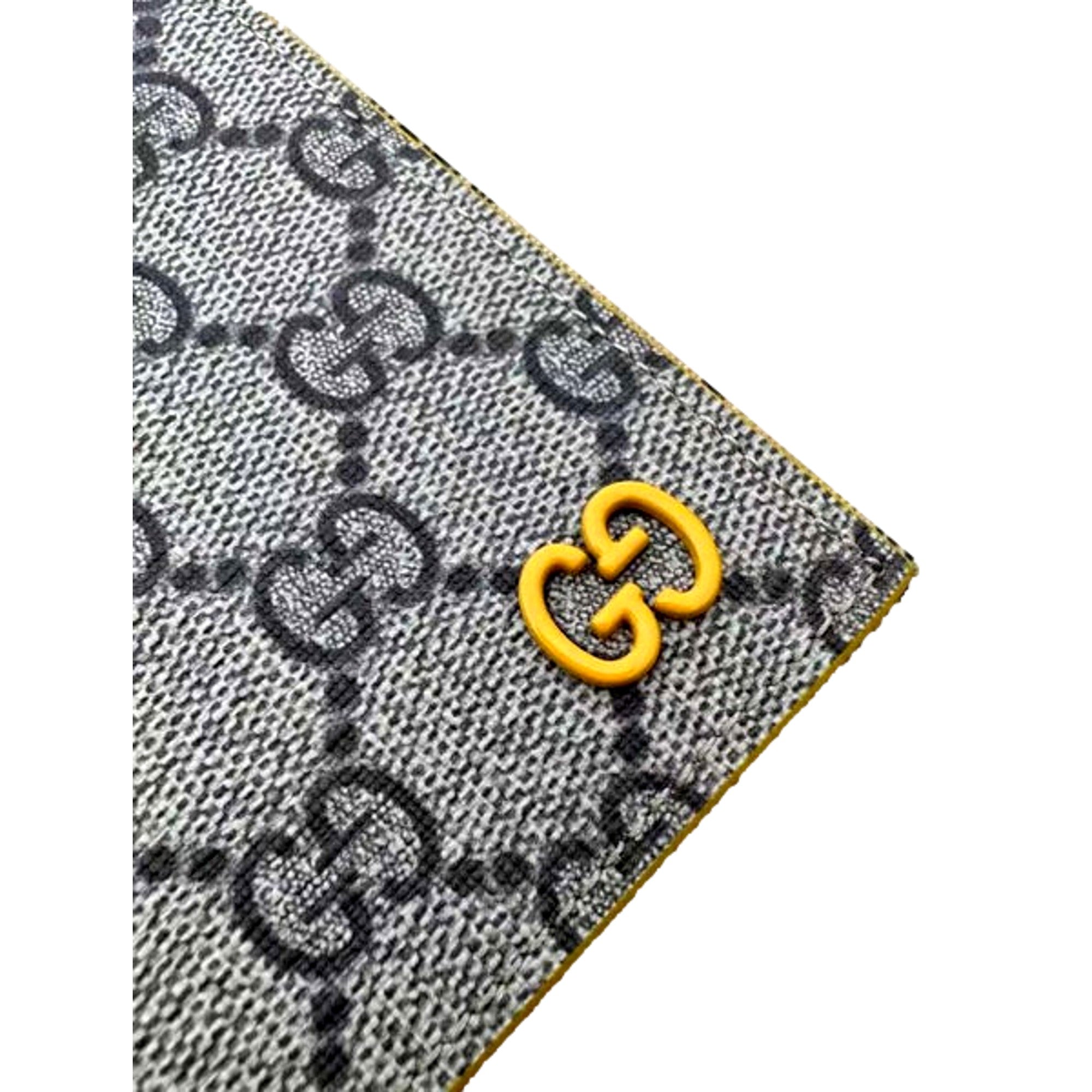 Gucci-768249-Yellow3_clipped_rev_1_2000x2000