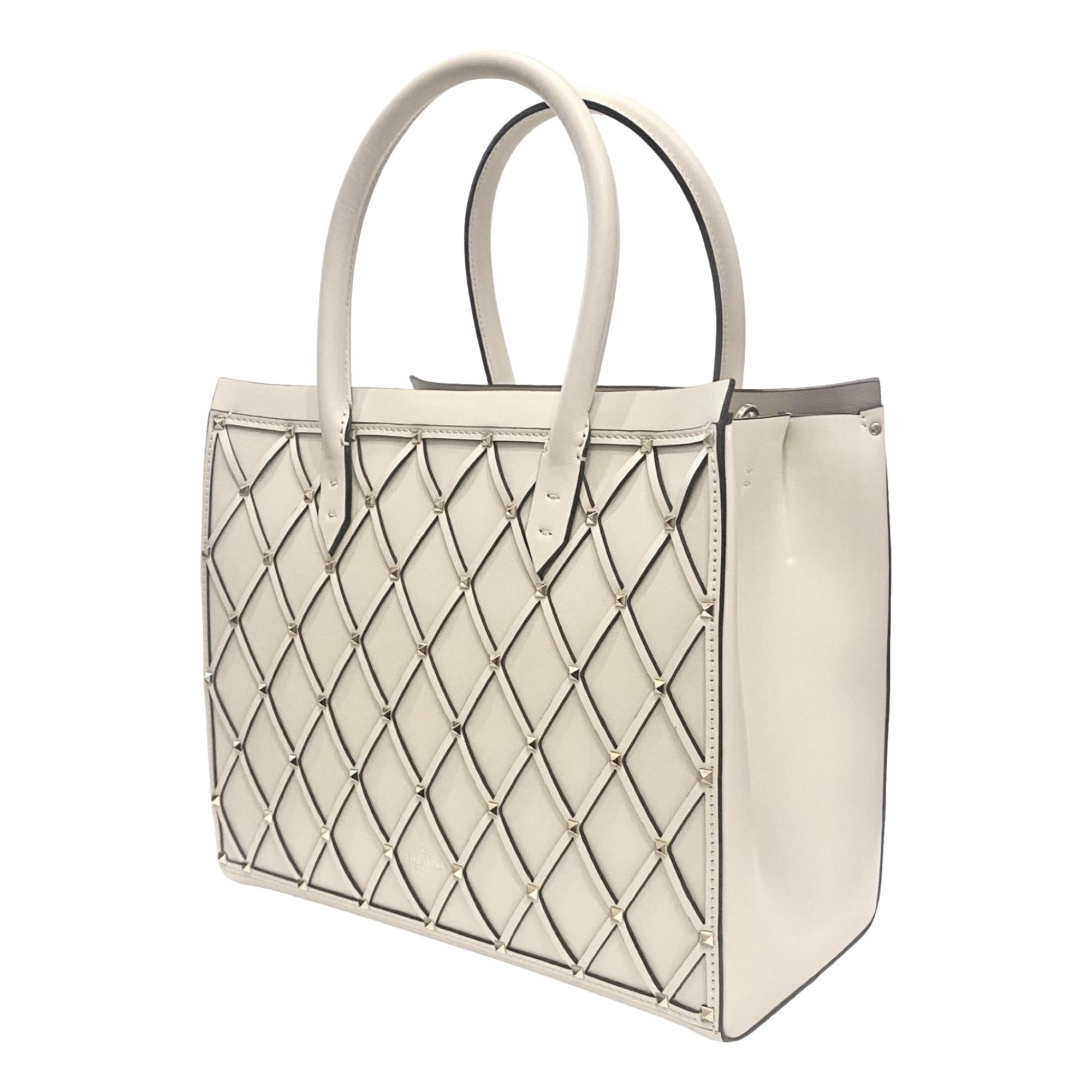 valentino-garavani-beehive-lattice-ivory-studded-leather-tote-bag-39697986978008_2000x2000